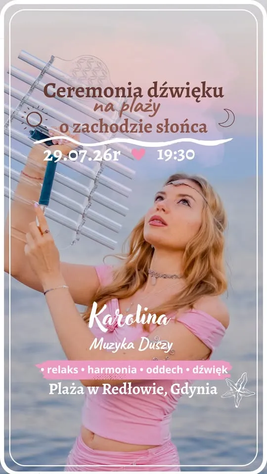 Ceremonia dźwięku na plaży o zachodzie słońca 